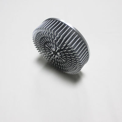 AL1070 Pin Fin Radiator Dostosowany obszar rozpraszania ciepła z wychodzącą formą